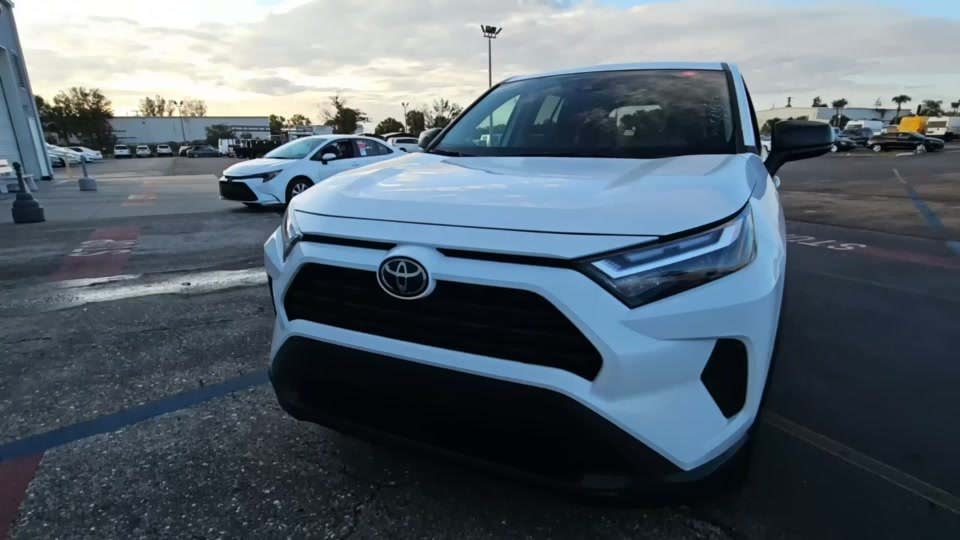 2024 Toyota RAV4 LE