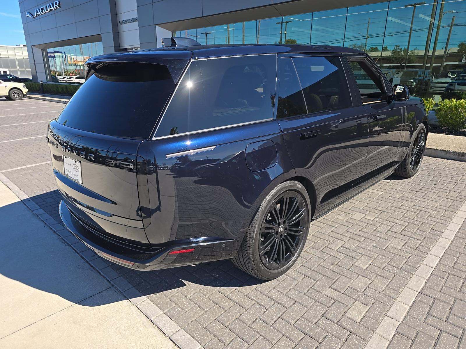 2025 Land Rover Range Rover Autobiography LWB AWD