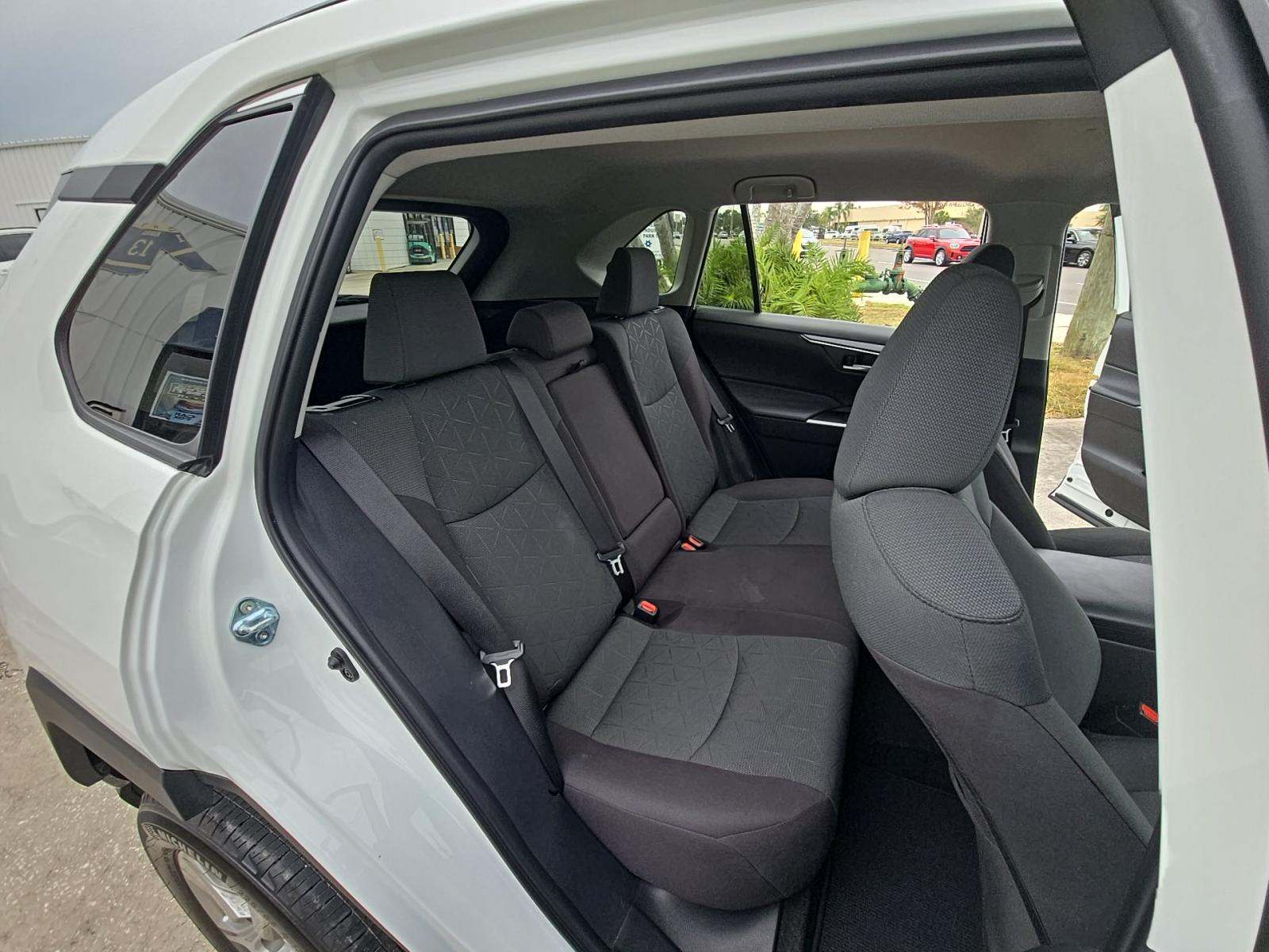 2023 Toyota RAV4 XLE FWD