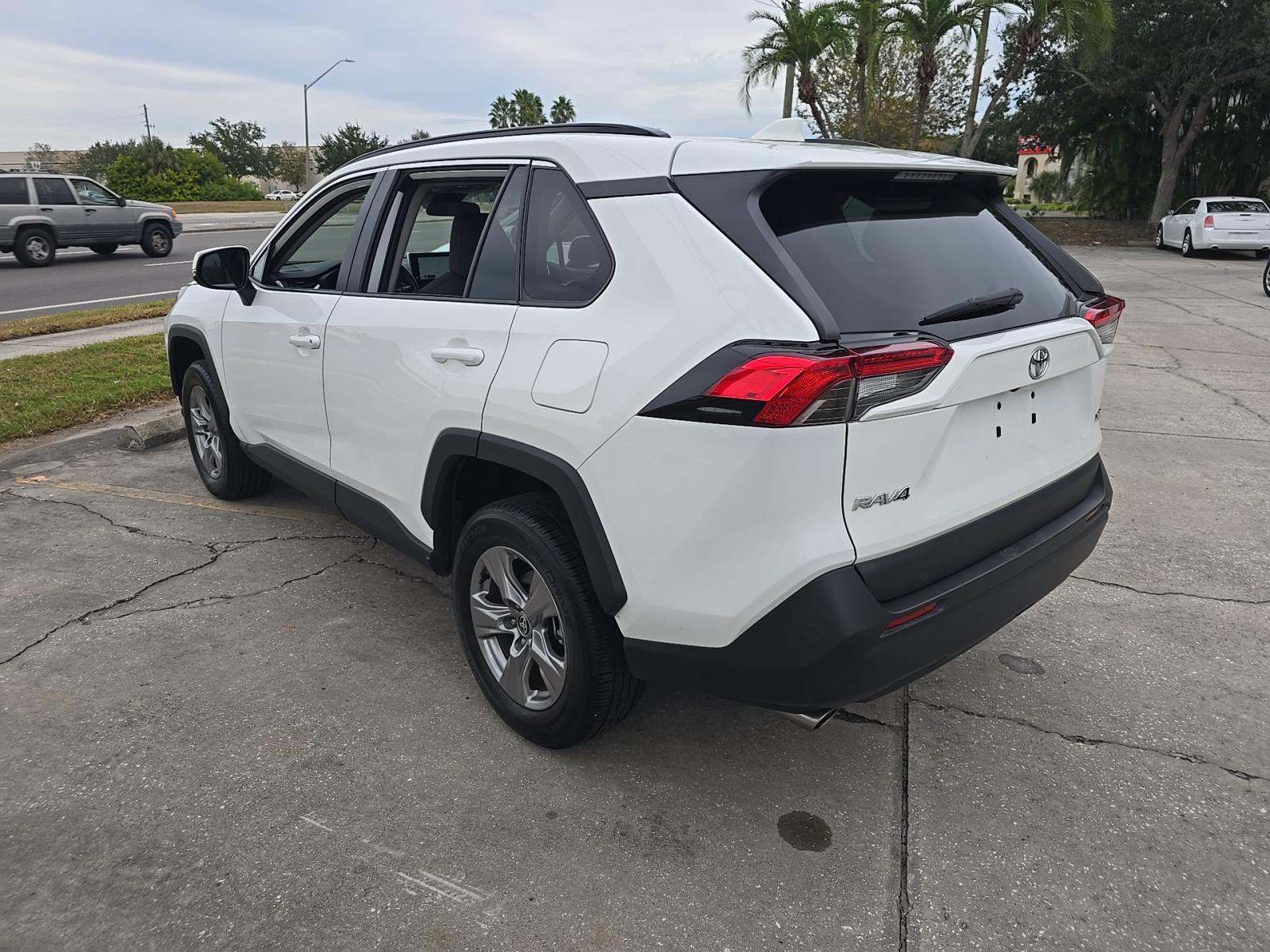 2023 Toyota RAV4 XLE FWD