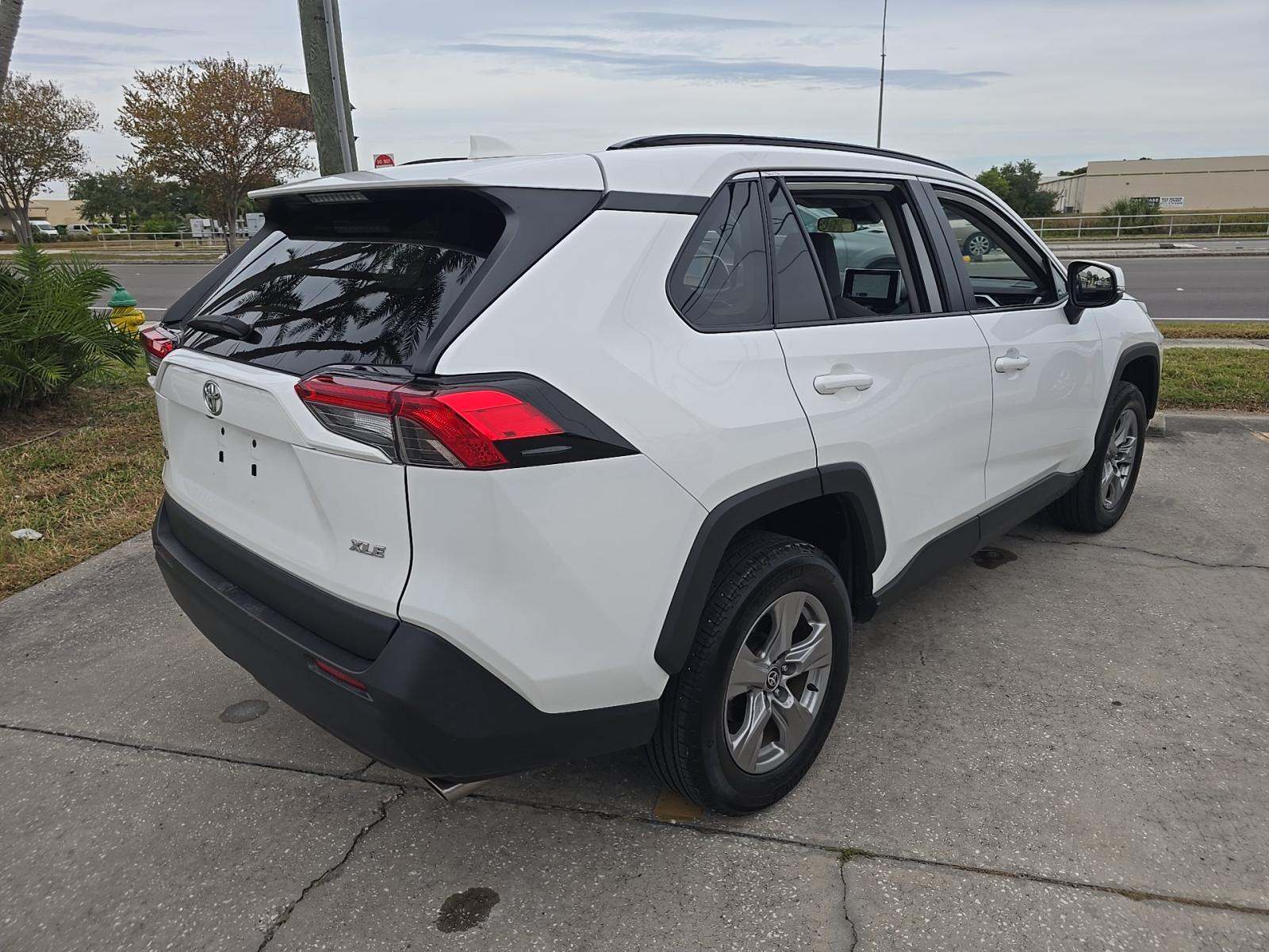 2023 Toyota RAV4 XLE FWD