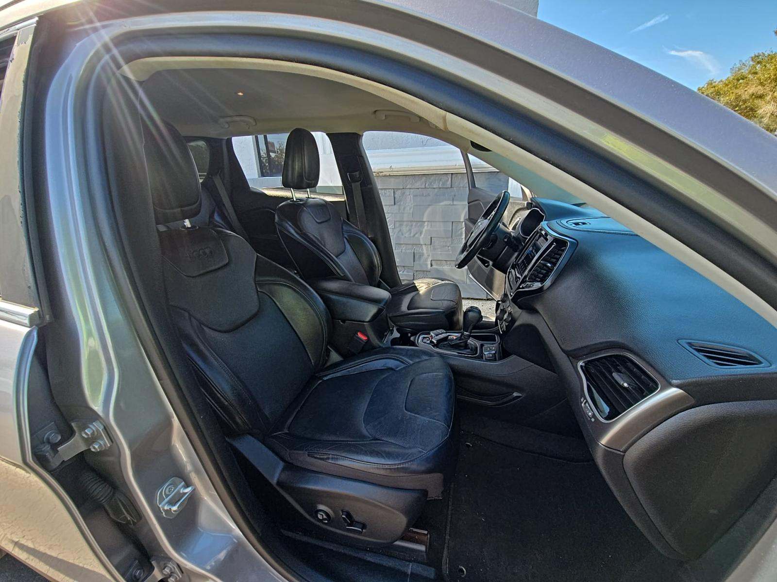 2020 Jeep Cherokee Limited FWD