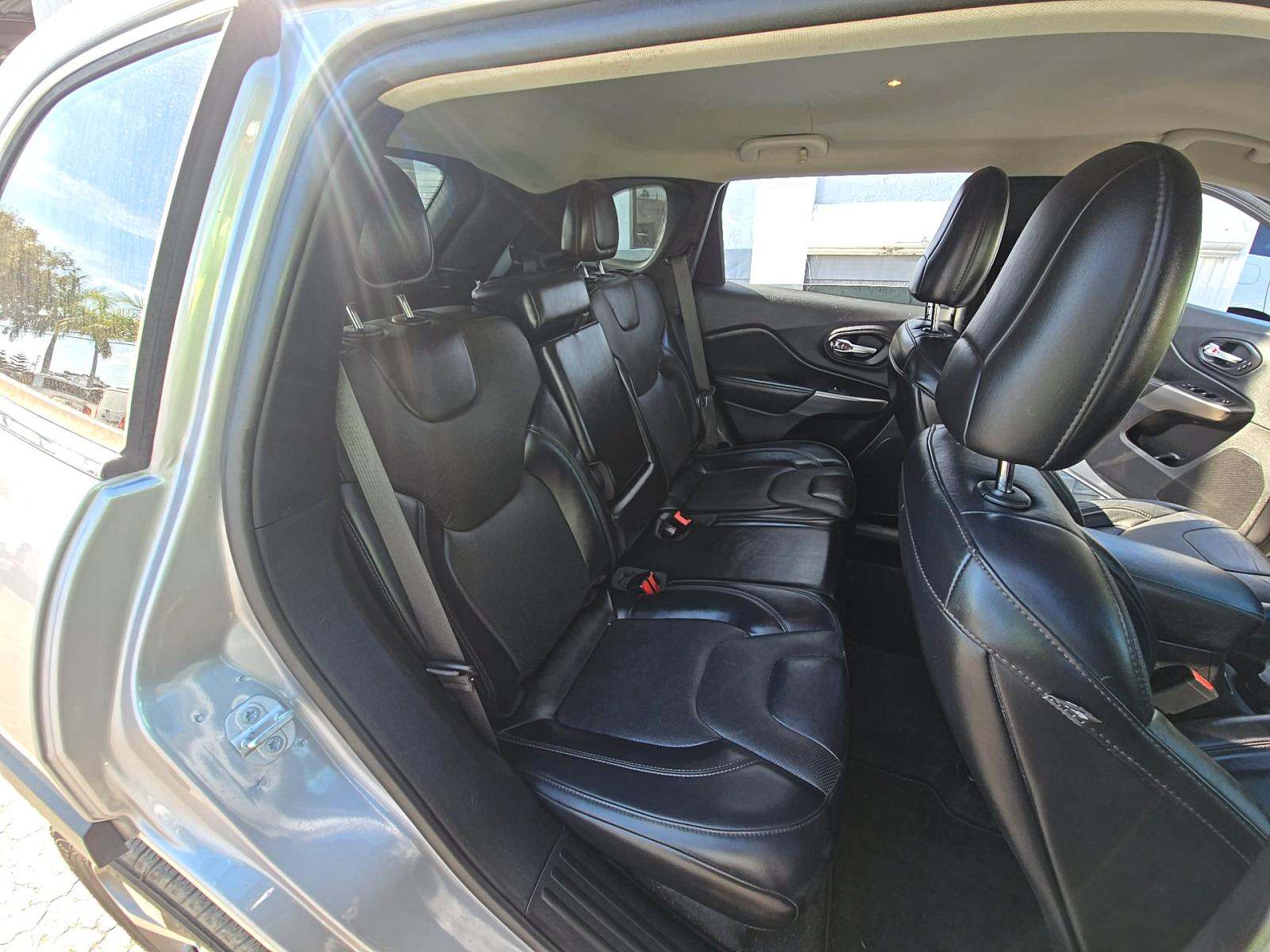 2020 Jeep Cherokee Limited FWD