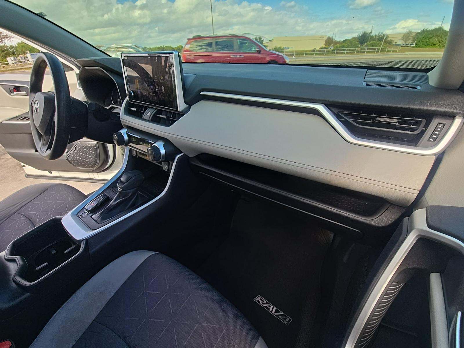 2024 Toyota RAV4 XLE FWD