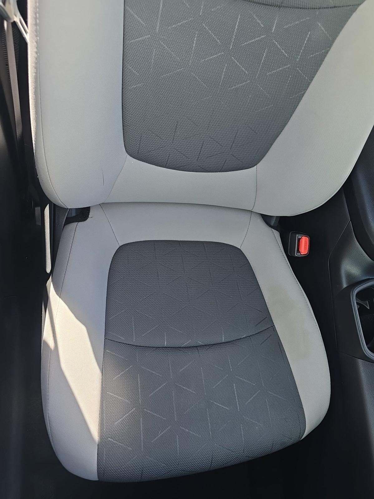 2024 Toyota RAV4 XLE FWD