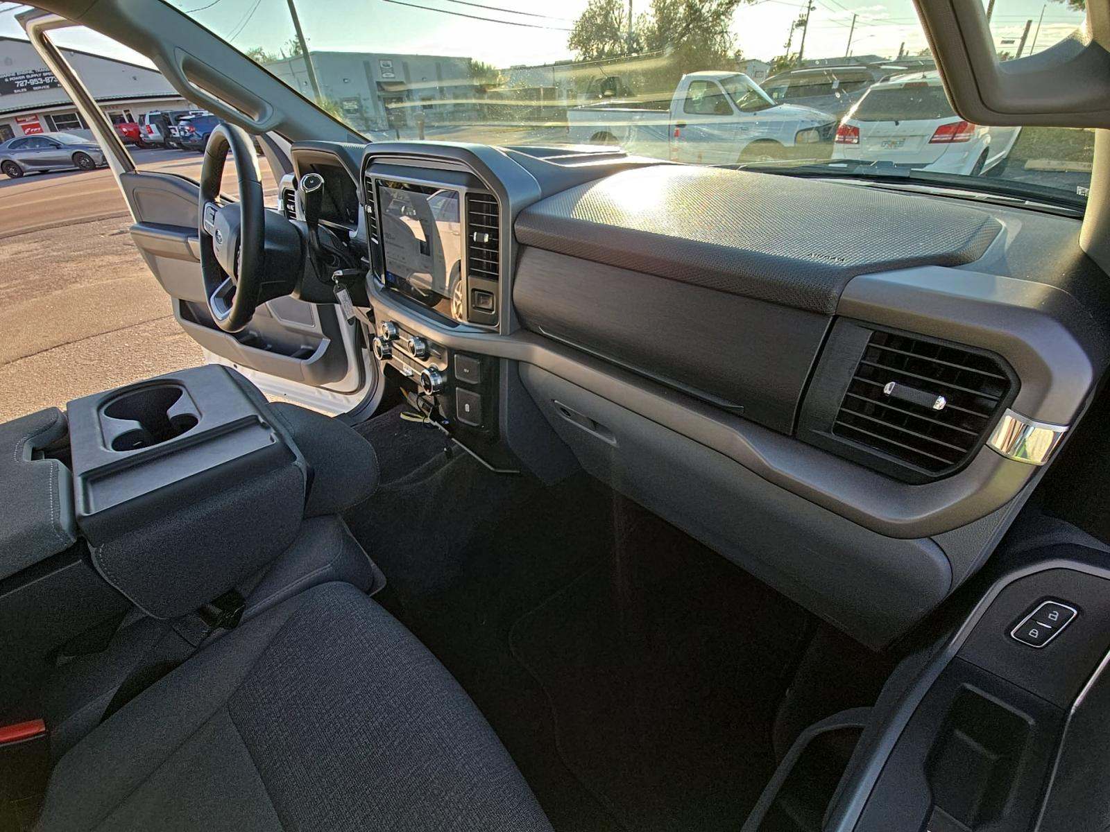 2025 Ford F-150 XLT RWD