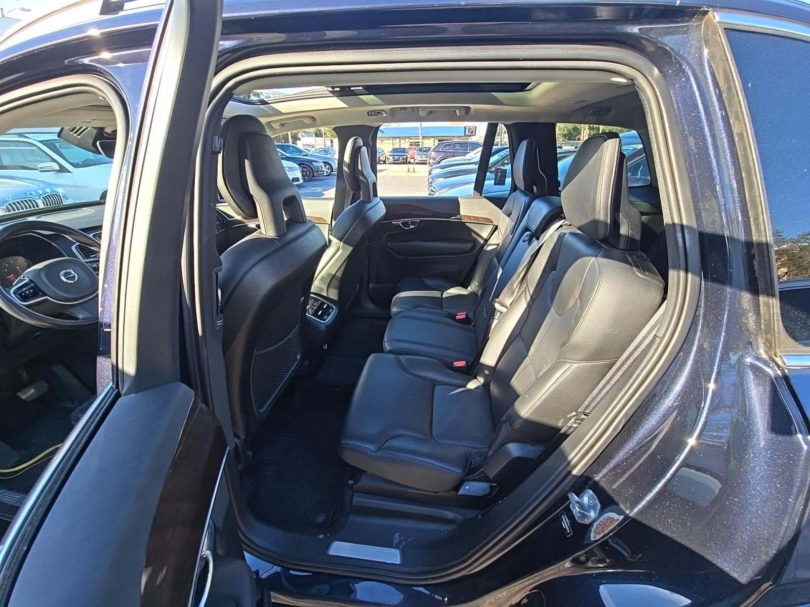 2016 Volvo XC90 T6 Momentum AWD