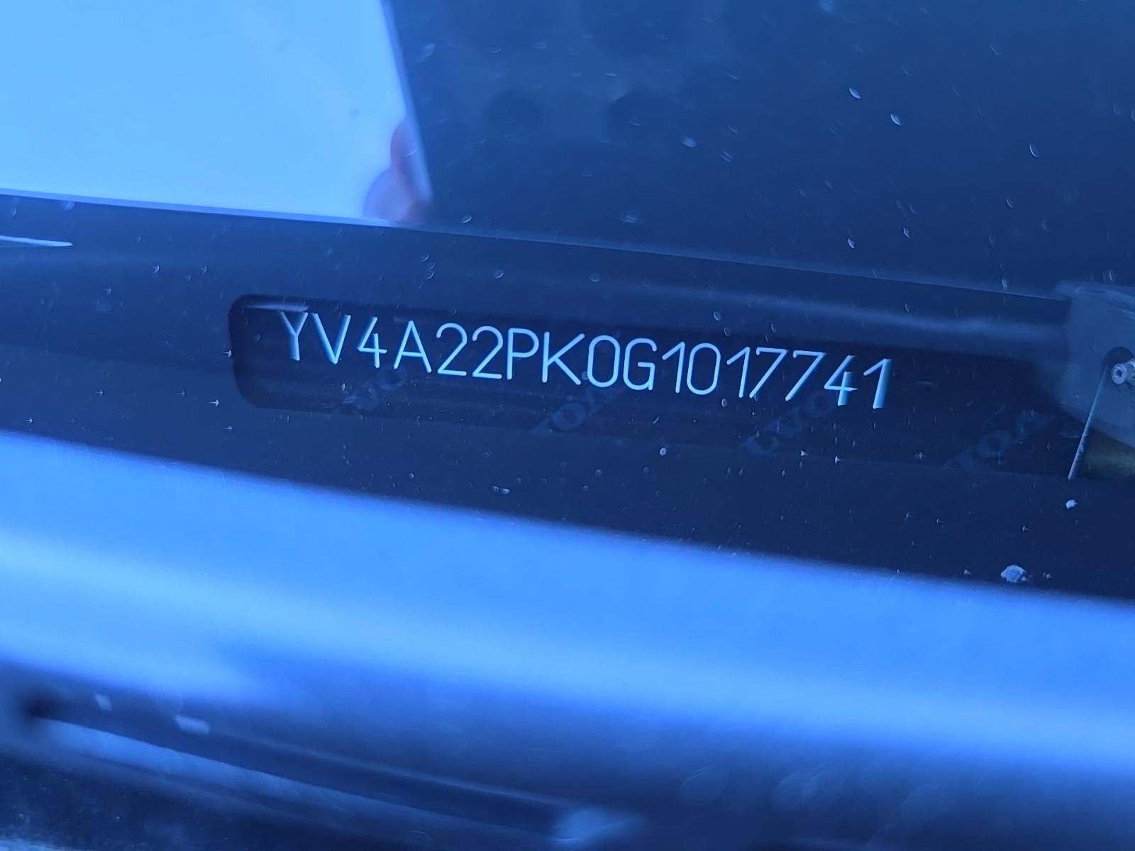 2016 Volvo XC90 T6 Momentum AWD