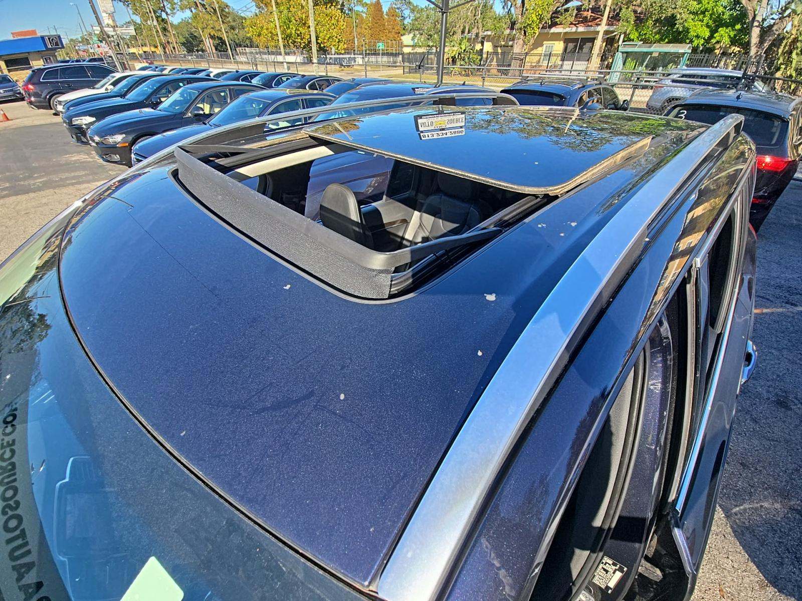 2016 Volvo XC90 T6 Momentum AWD