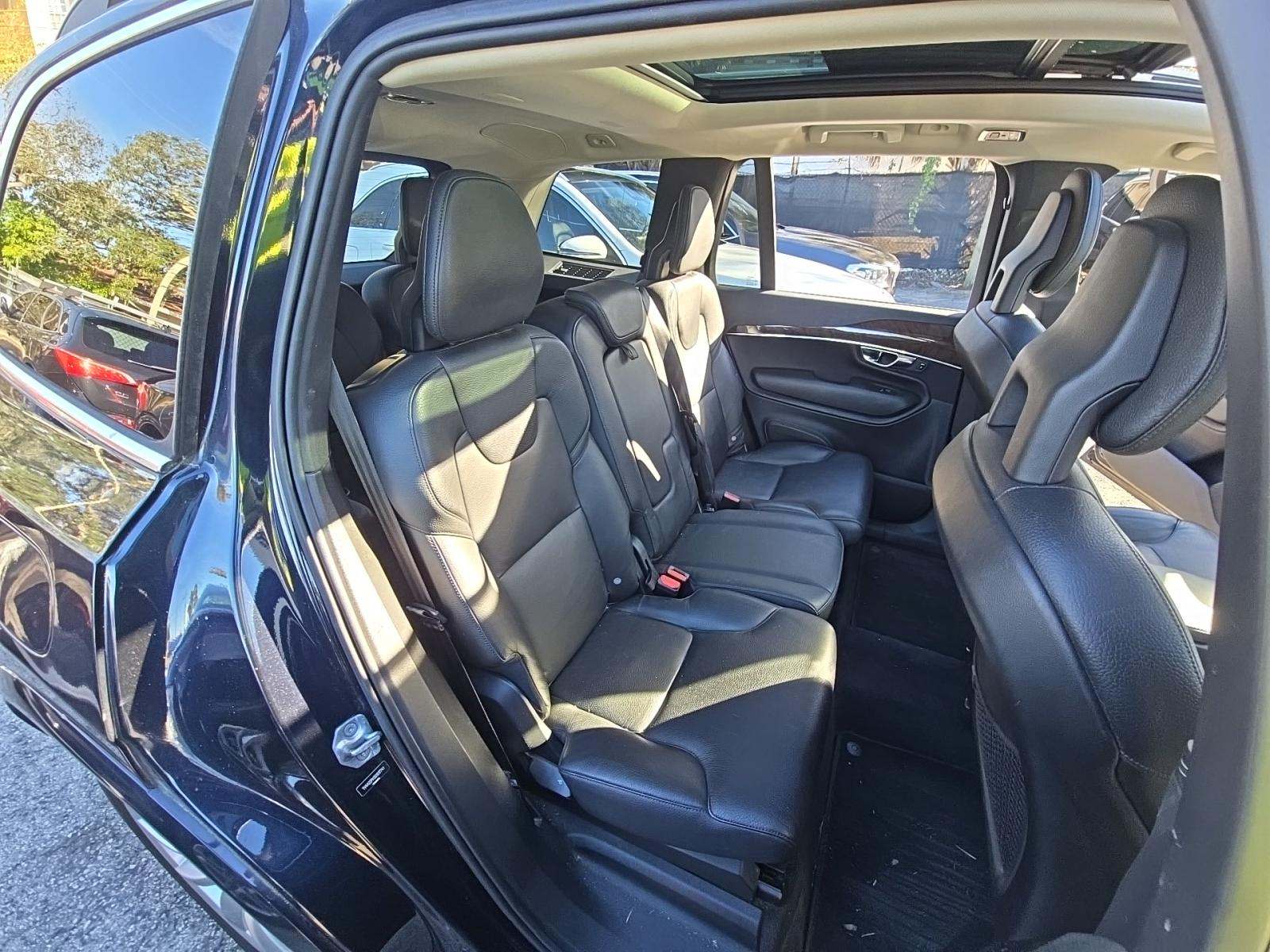 2016 Volvo XC90 T6 Momentum AWD