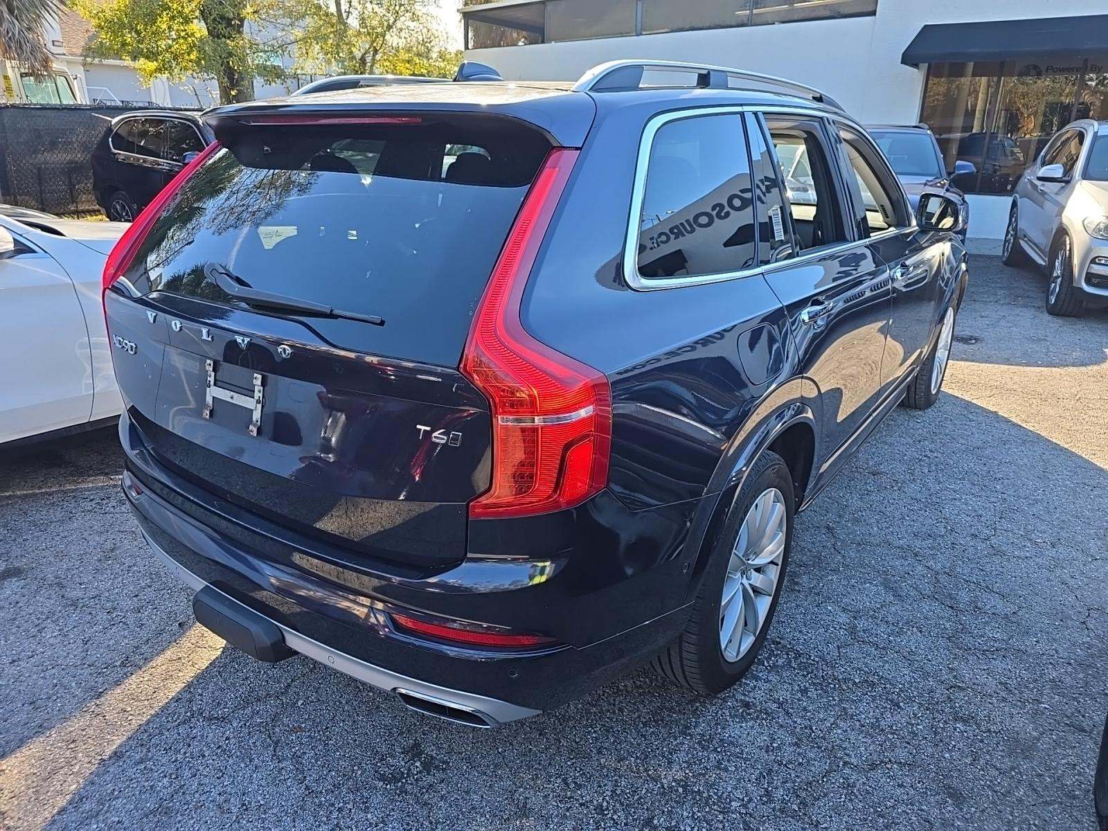 2016 Volvo XC90 T6 Momentum AWD