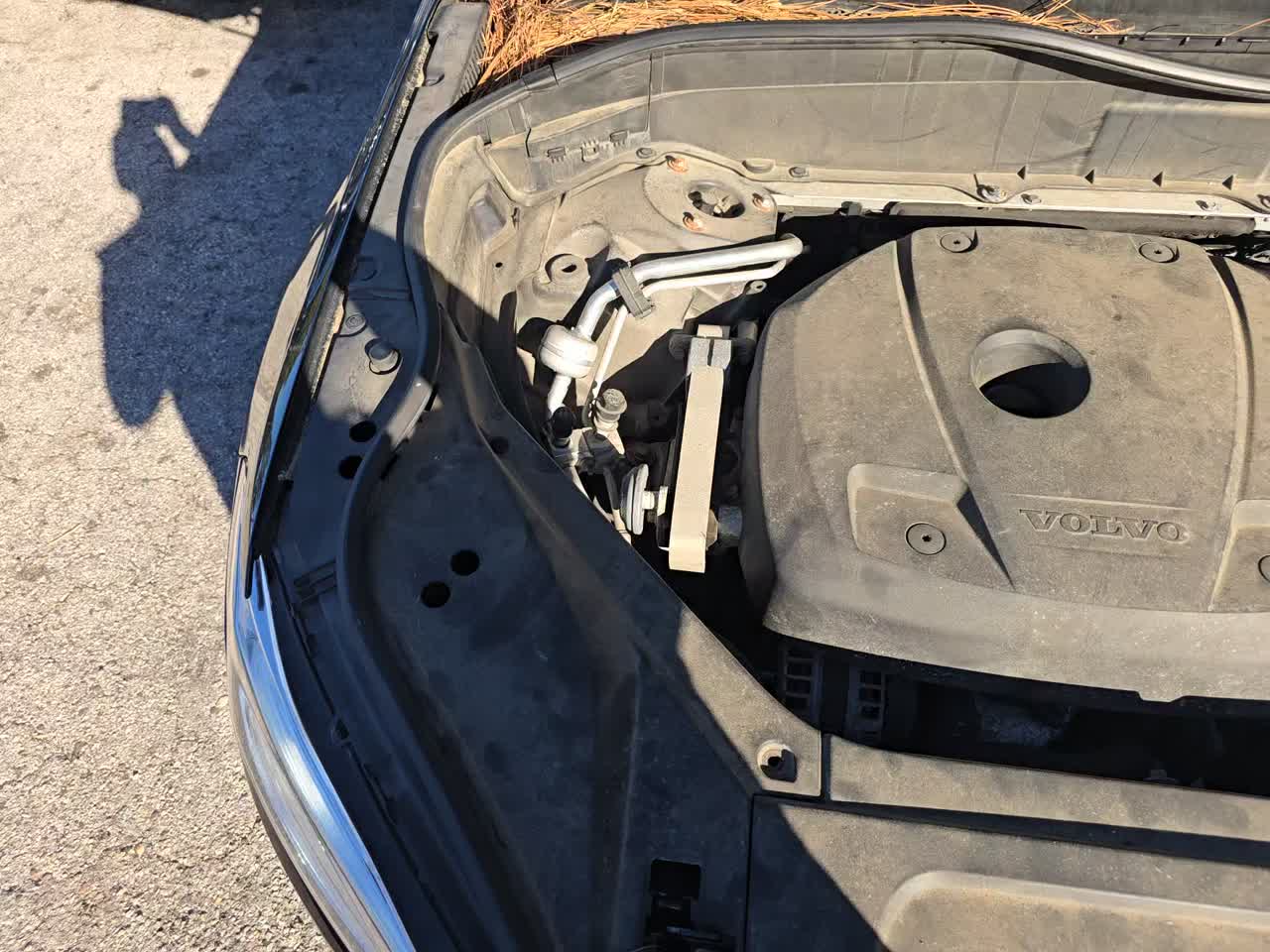 2016 Volvo XC90 T6 Momentum AWD