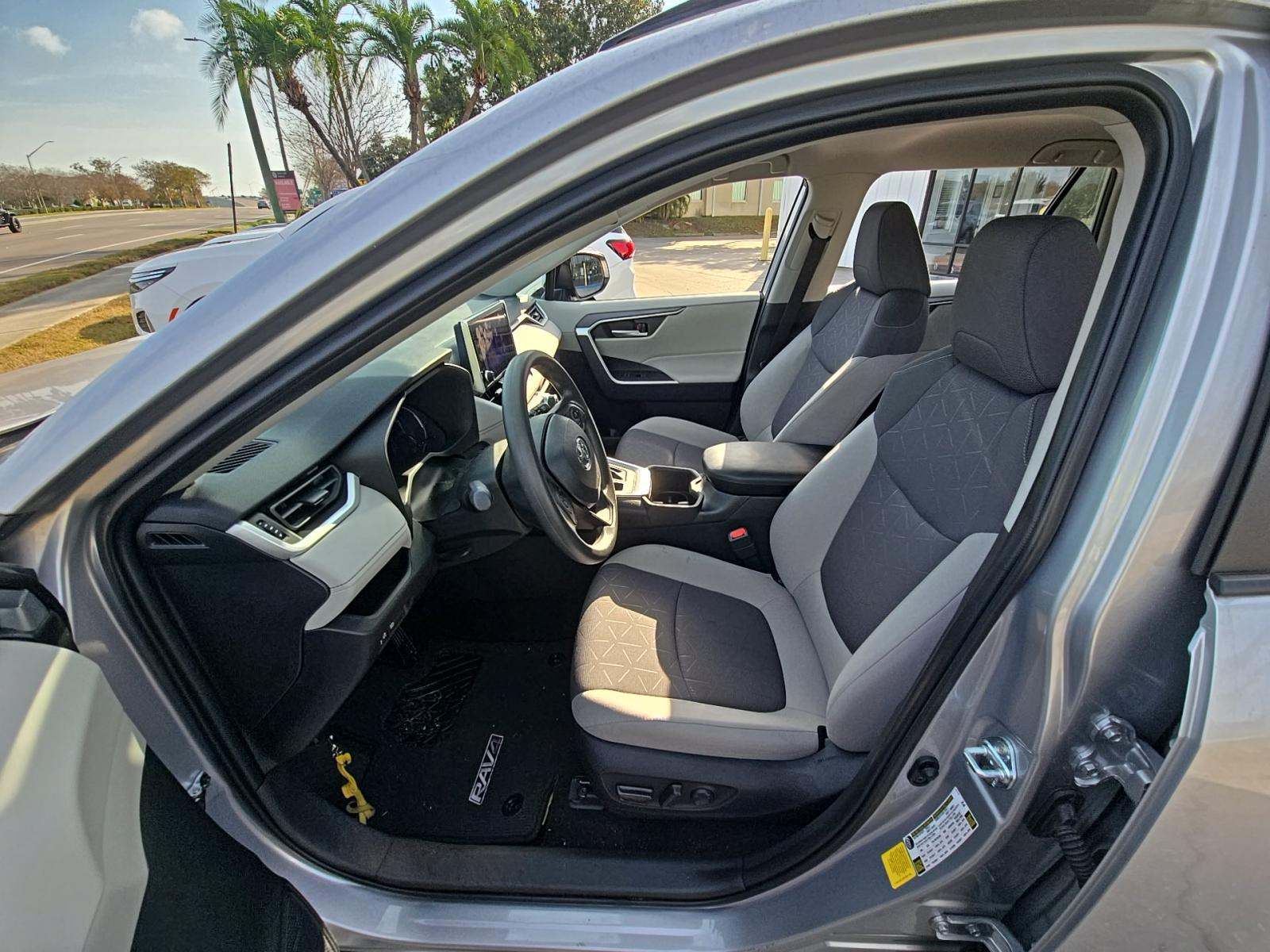 2024 Toyota RAV4 XLE FWD