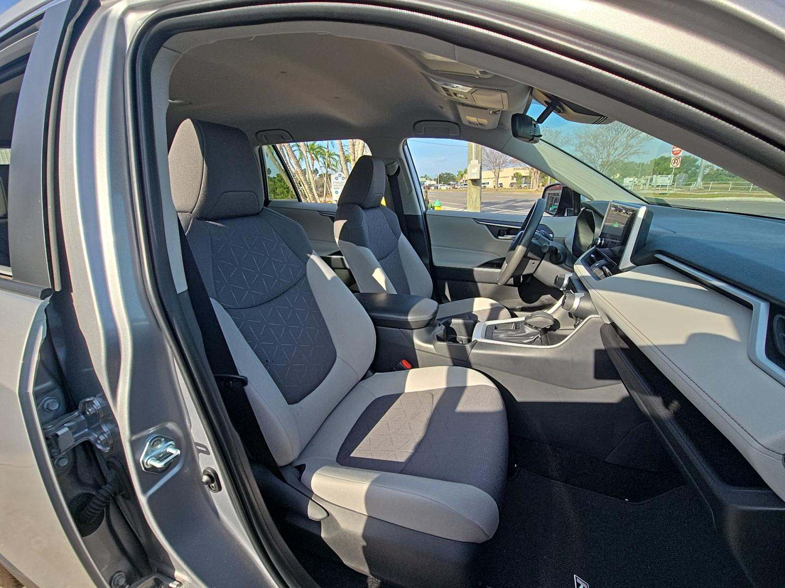 2024 Toyota RAV4 XLE FWD