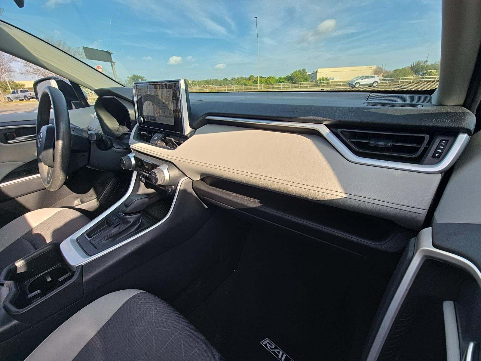 2024 Toyota RAV4 XLE FWD