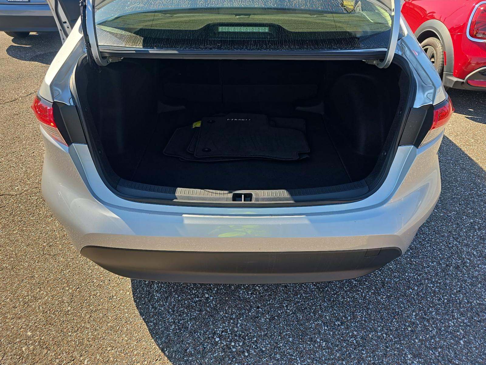 2025 Toyota Corolla Hybrid LE FWD