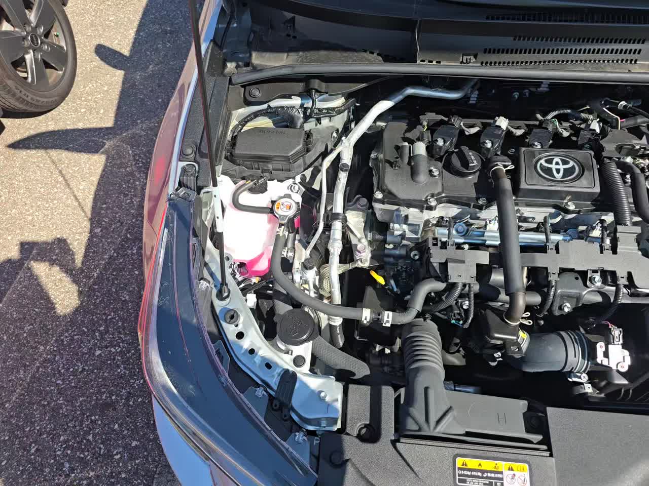 2025 Toyota Corolla Hybrid LE FWD