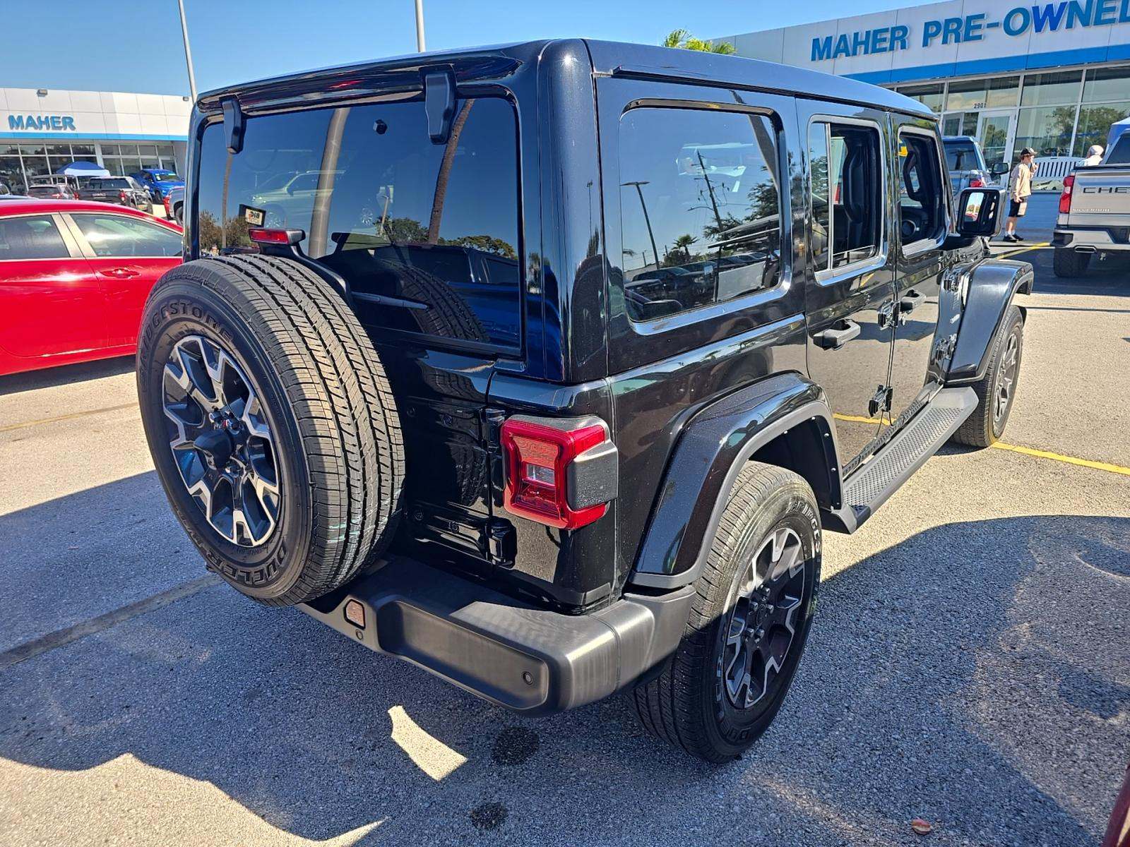 2024 Jeep Wrangler Sahara AWD