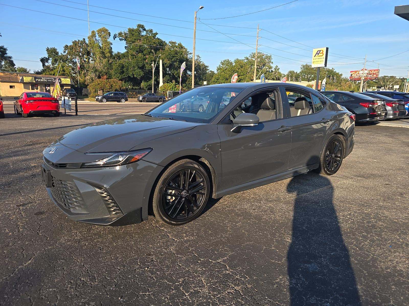 2025 Toyota Camry SE FWD