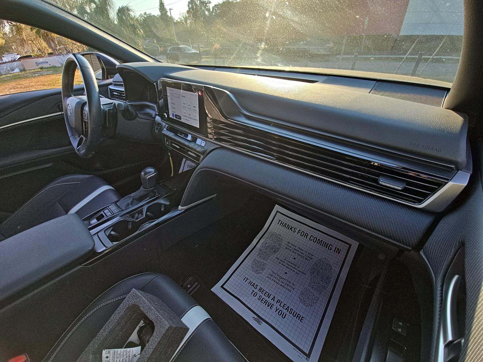 2025 Toyota Camry SE FWD