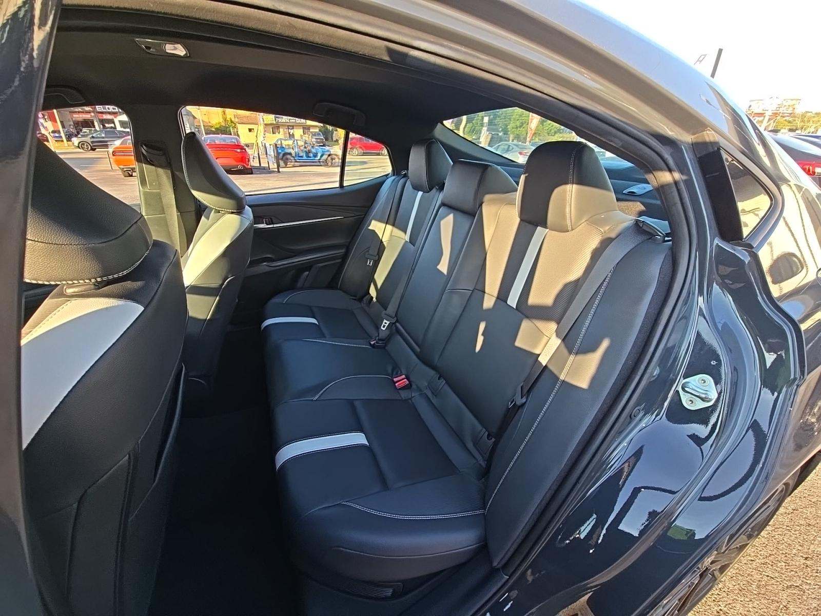 2025 Toyota Camry SE FWD