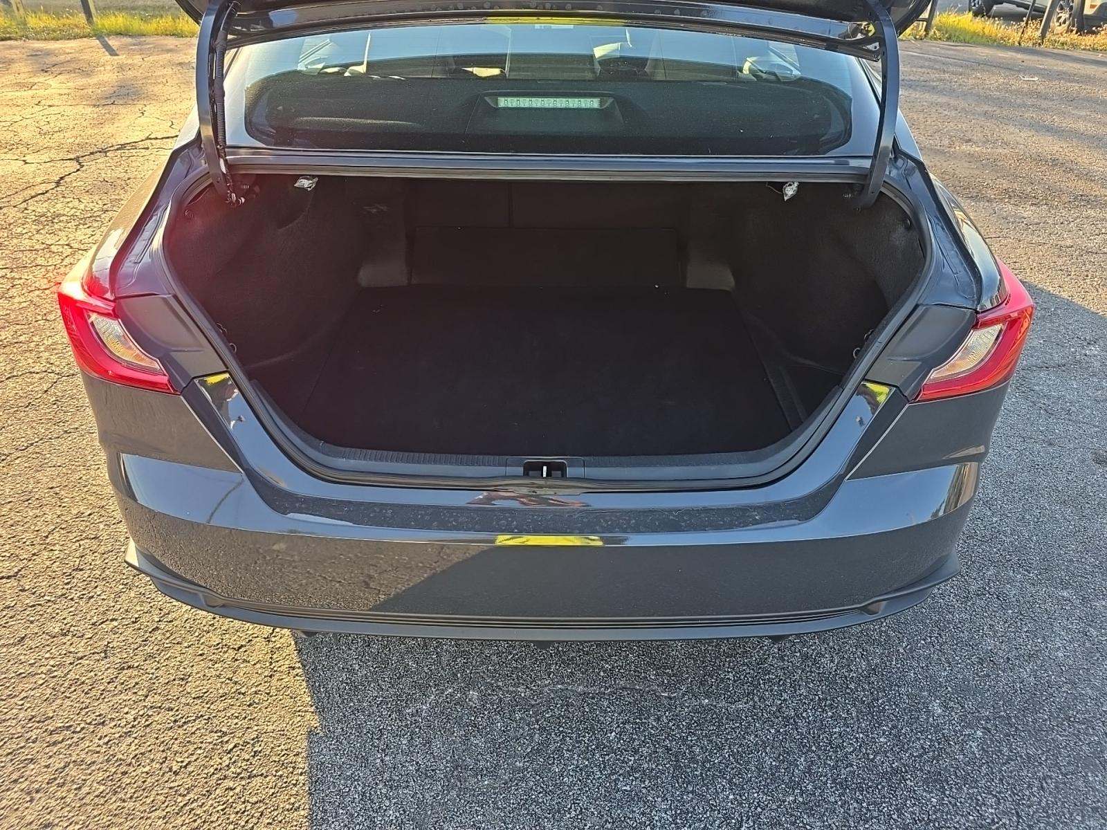 2025 Toyota Camry SE FWD