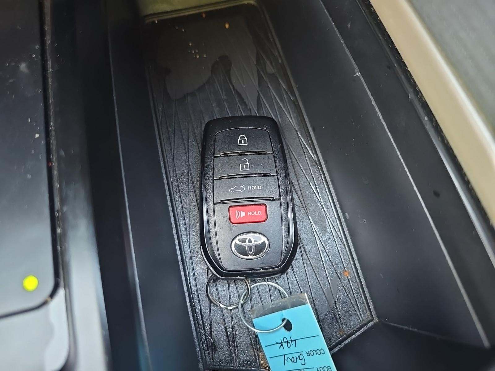 2025 Toyota Camry SE FWD