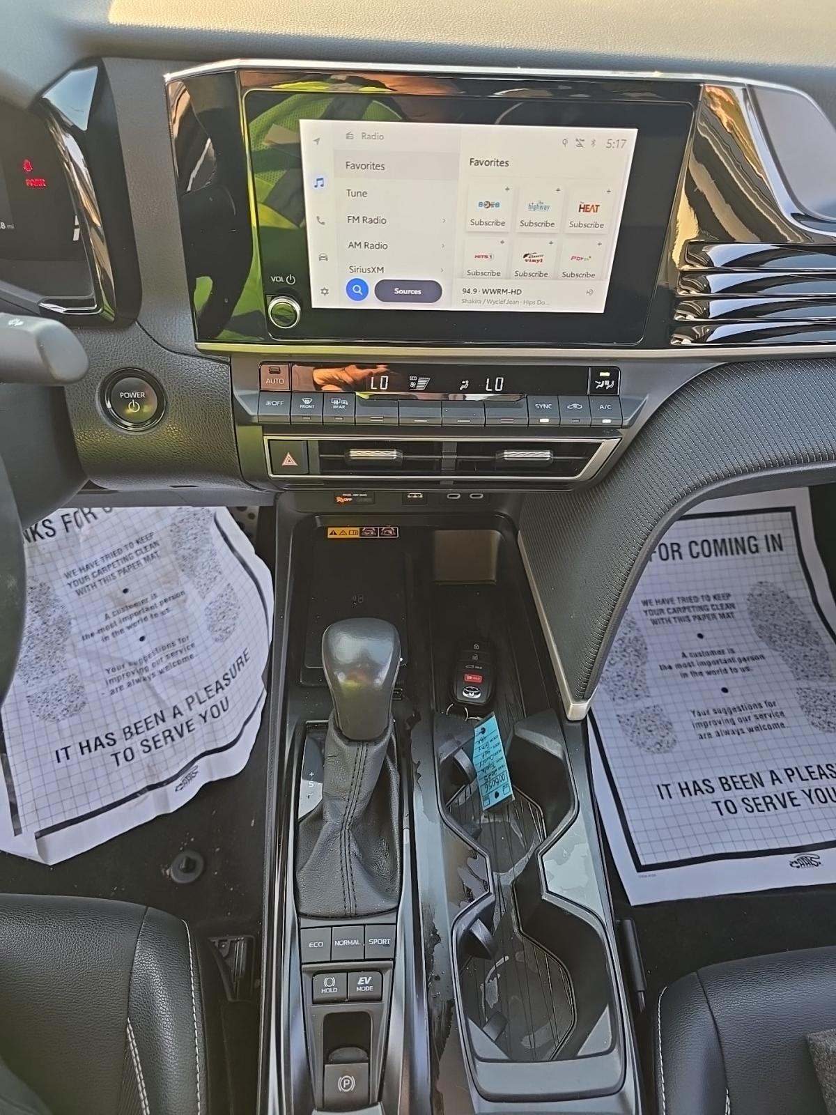 2025 Toyota Camry SE FWD