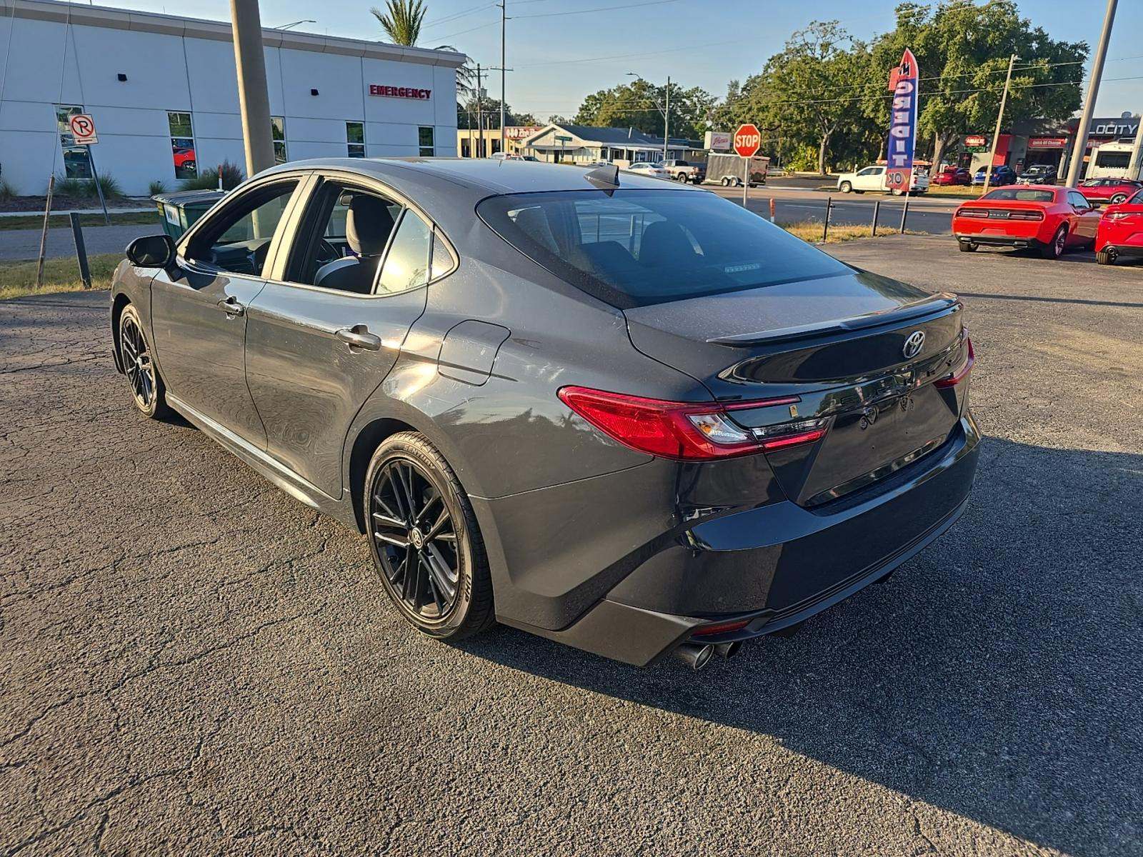 2025 Toyota Camry SE FWD