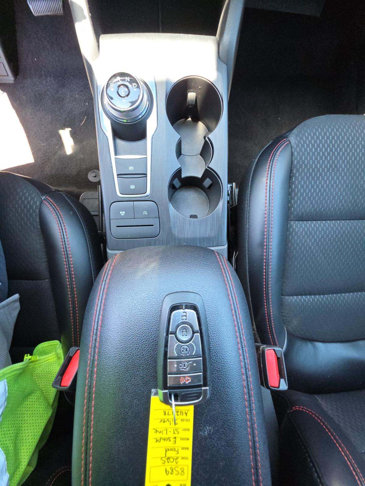 FORD ESCAPE - 4
