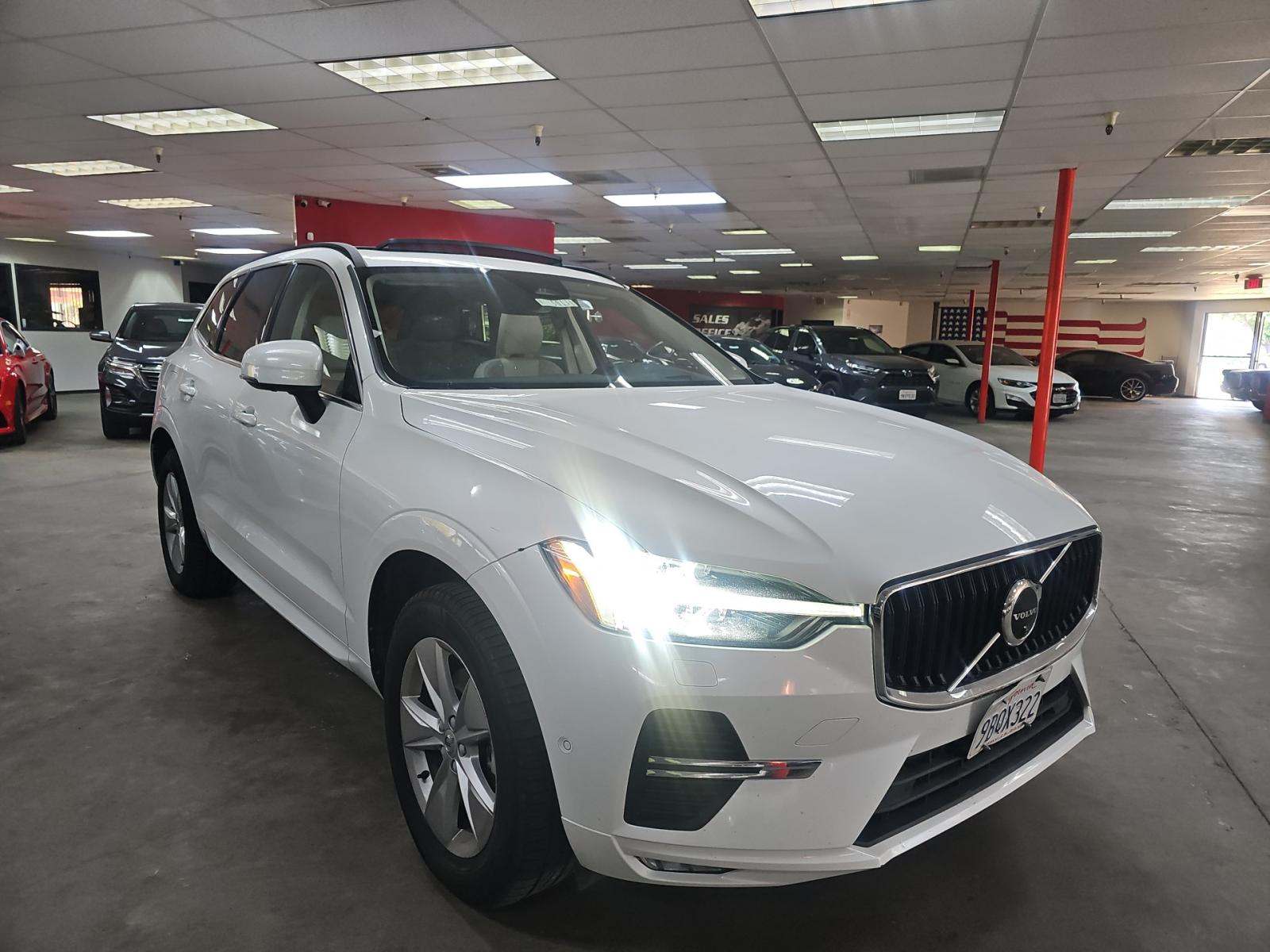 2022 Volvo XC60 B5 Momentum AWD