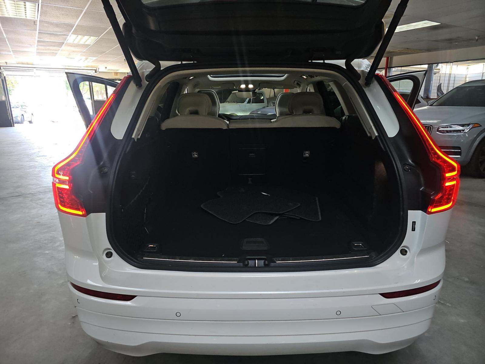 2022 Volvo XC60 B5 Momentum AWD