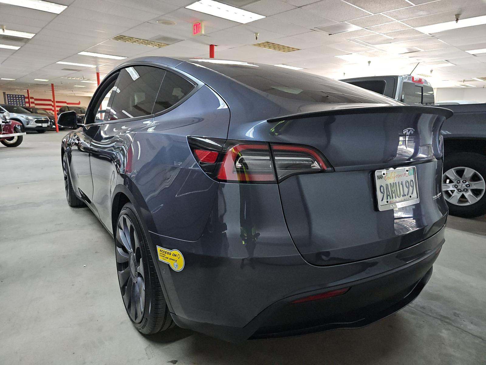 TESLA MODEL Y - 2