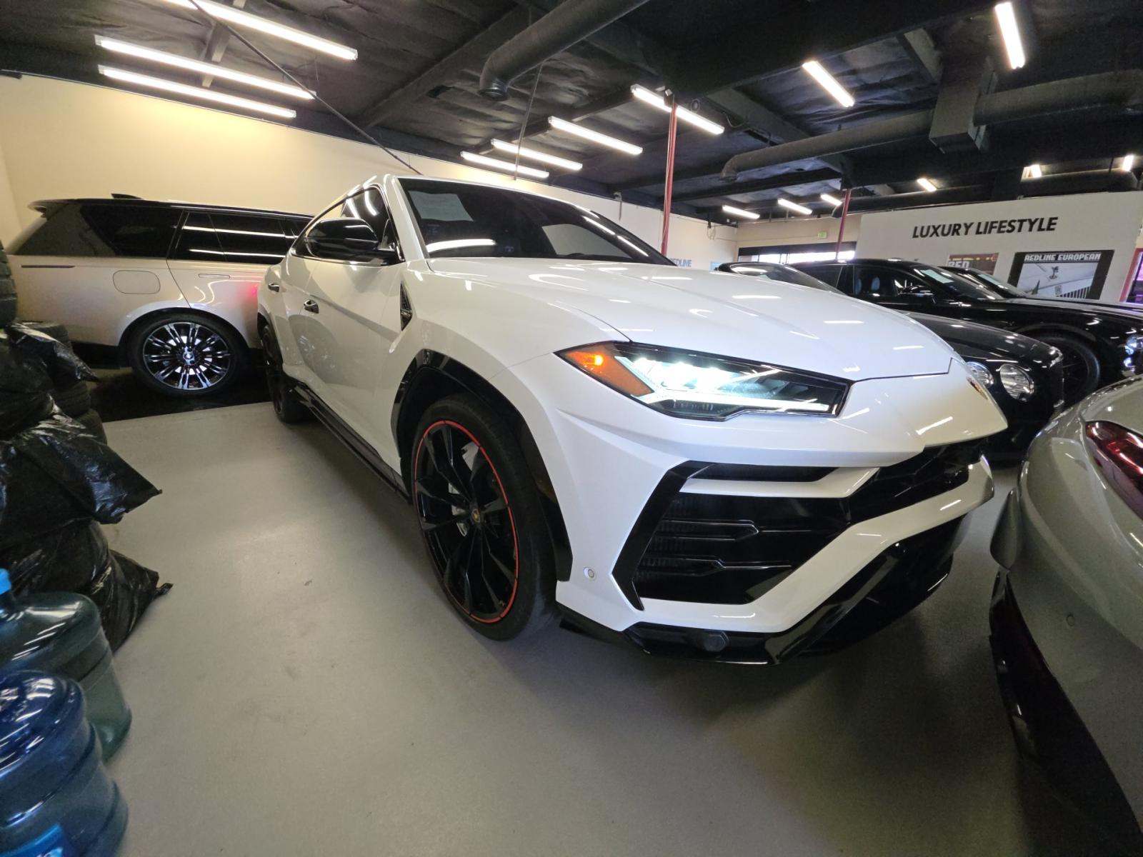 2022 Lamborghini Urus Base AWD