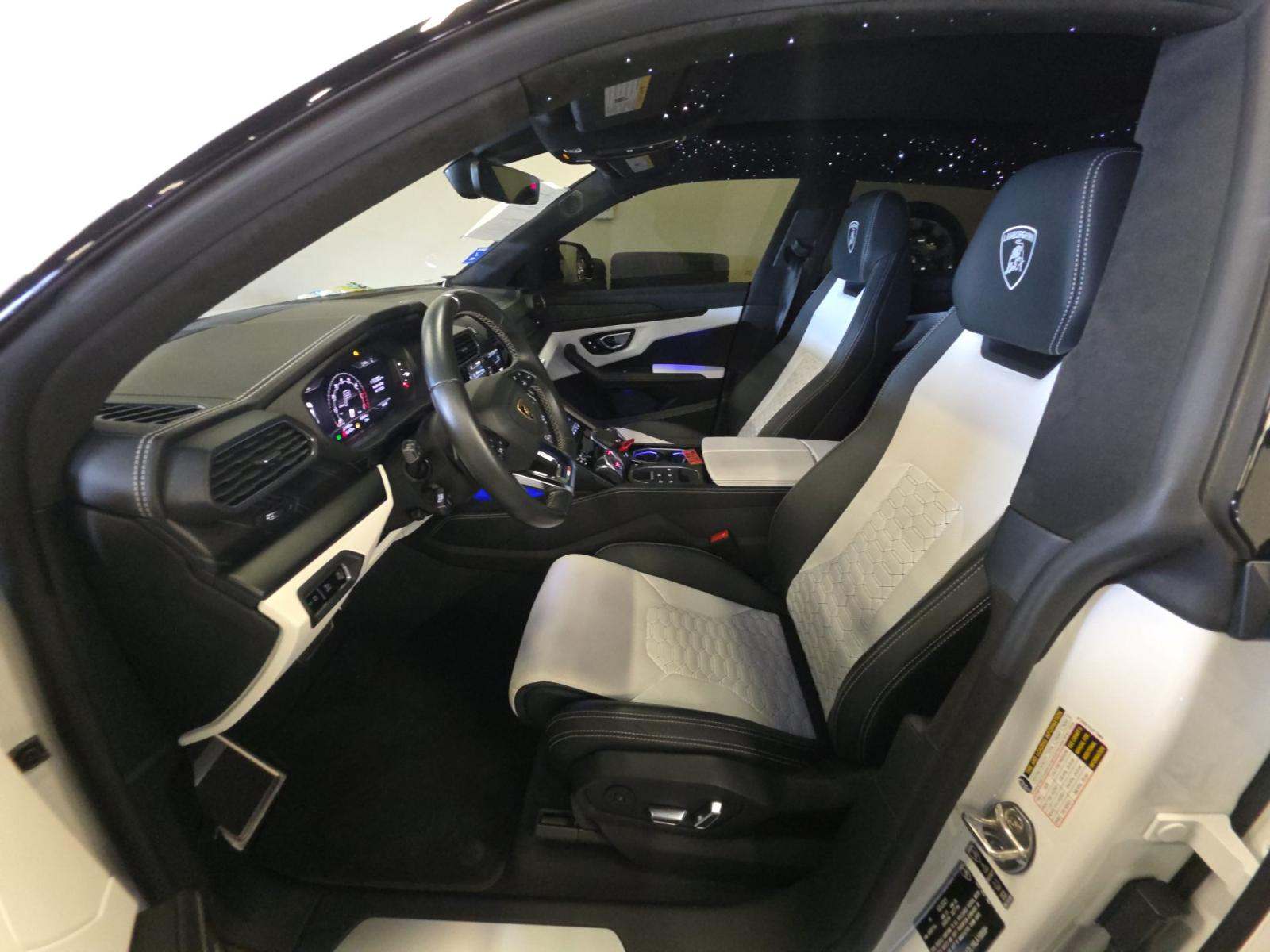 2022 Lamborghini Urus Base AWD