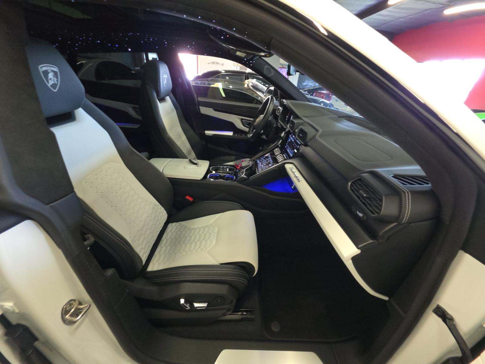 2022 Lamborghini Urus Base AWD