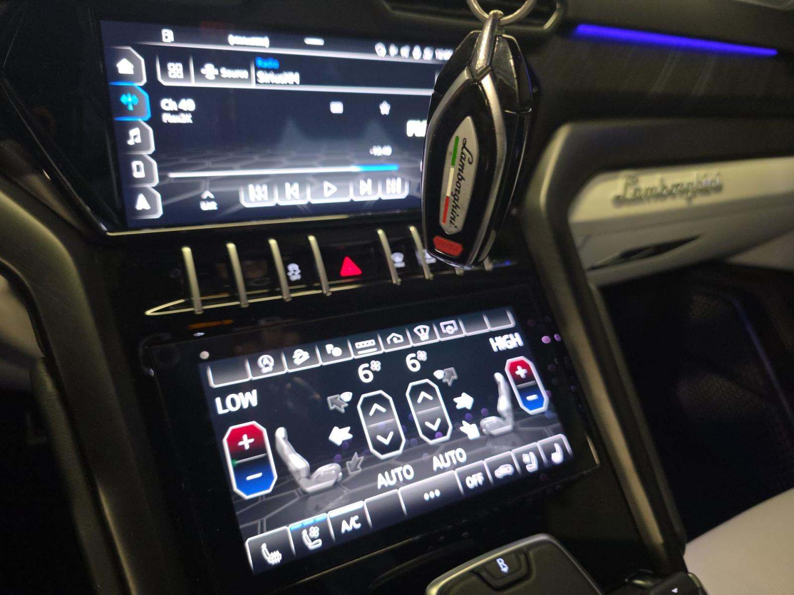 2022 Lamborghini Urus Base AWD