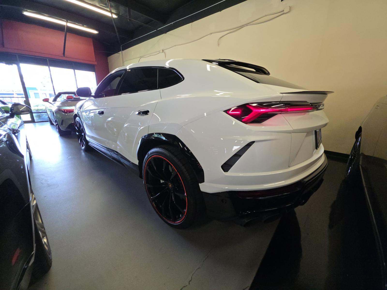 2022 Lamborghini Urus Base AWD