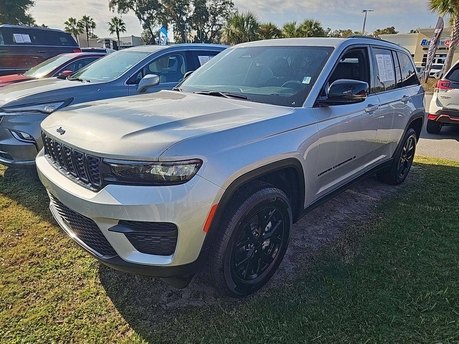 2025 Jeep Grand Cherokee Altitude RWD