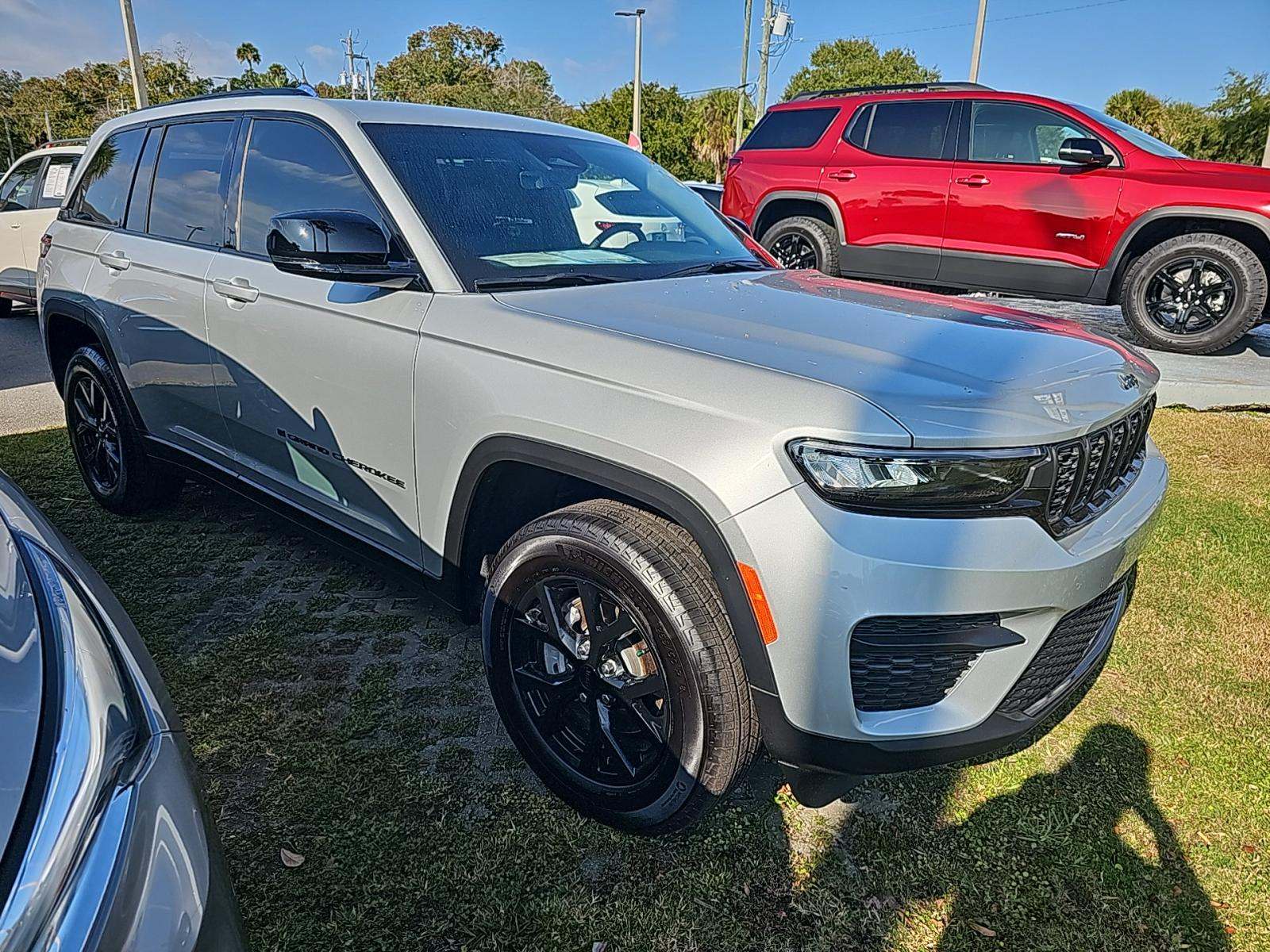 2025 Jeep Grand Cherokee Altitude RWD