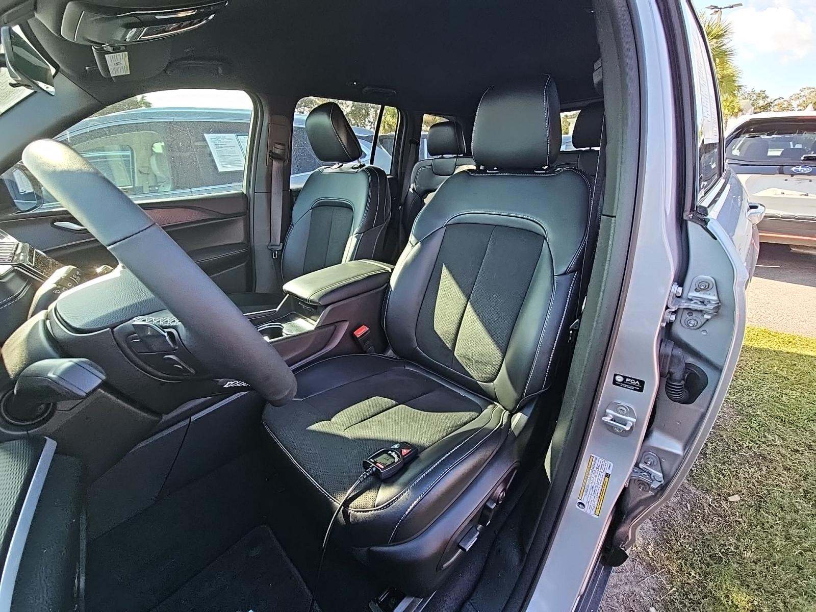 2025 Jeep Grand Cherokee Altitude RWD