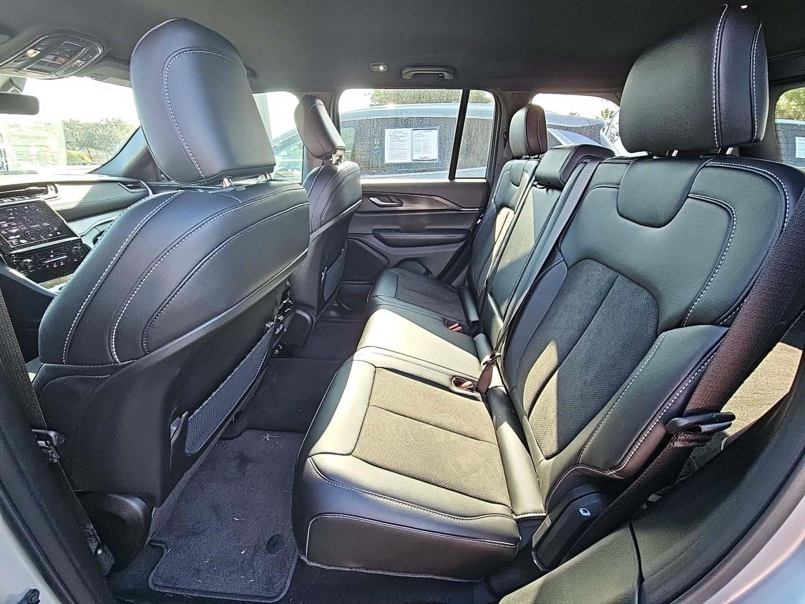 2025 Jeep Grand Cherokee Altitude RWD