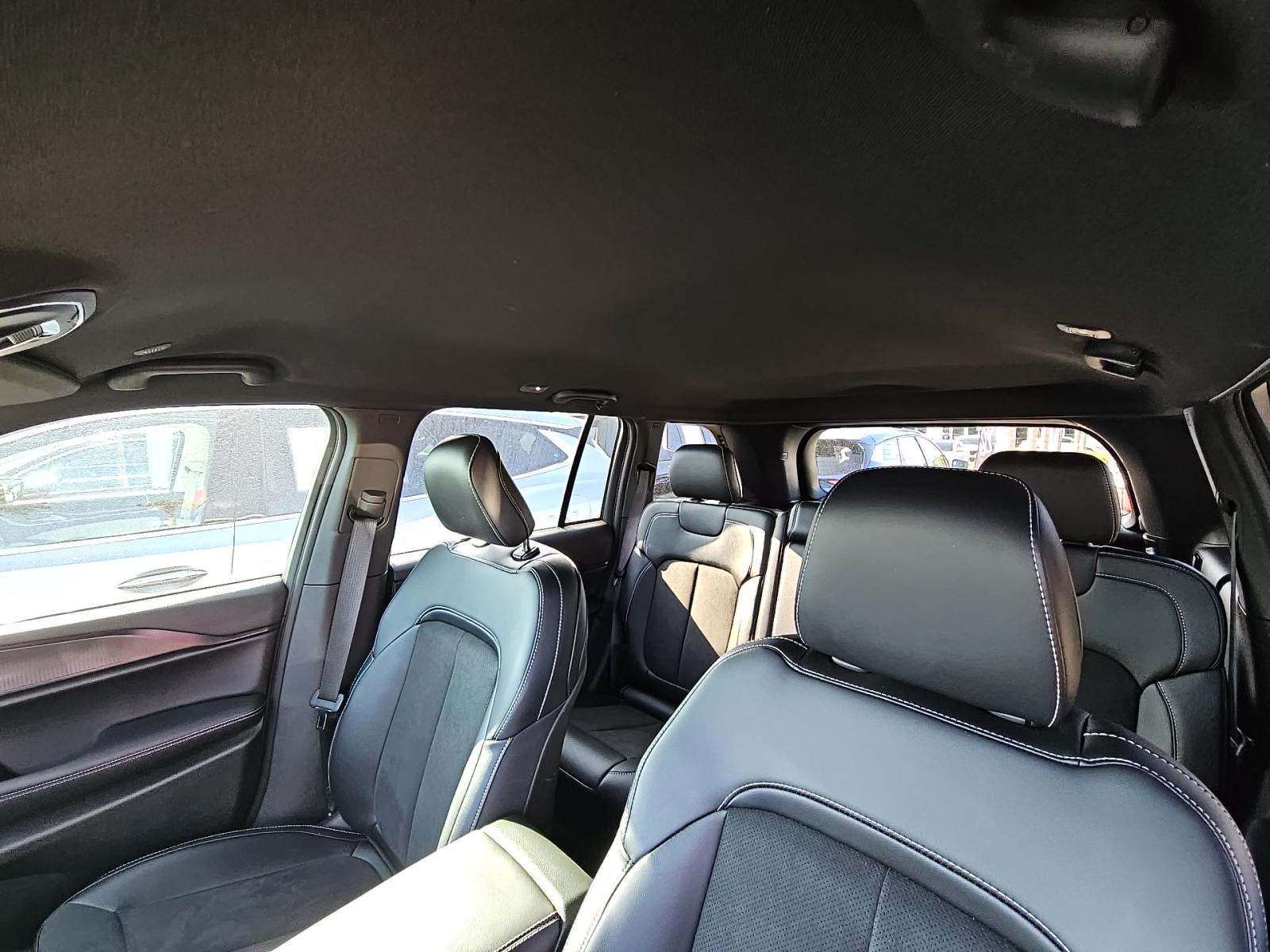 2025 Jeep Grand Cherokee Altitude RWD