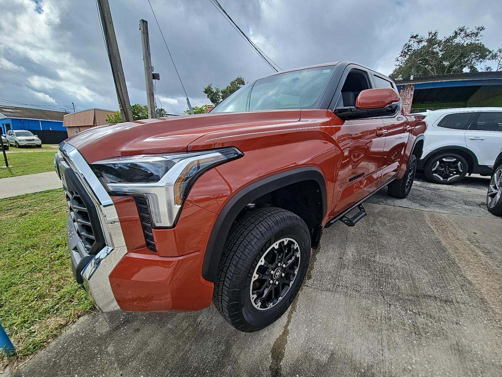 2025 Toyota Tundra SR5 AWD