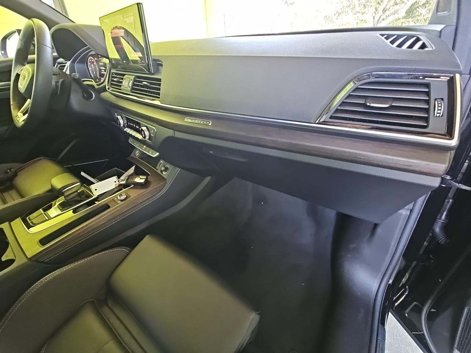 2025 Audi Q5 e Plug-In Hybrid S line Premium Plus AWD