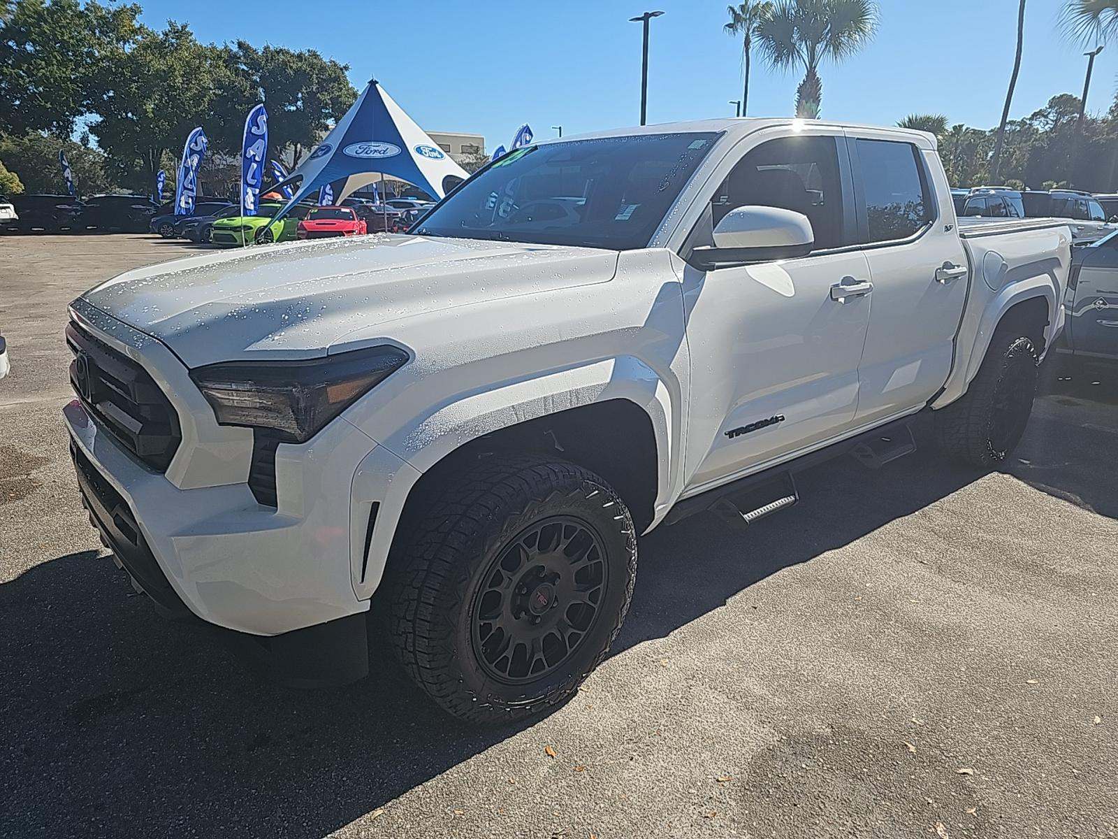 2025 Toyota Tacoma SR5 AWD