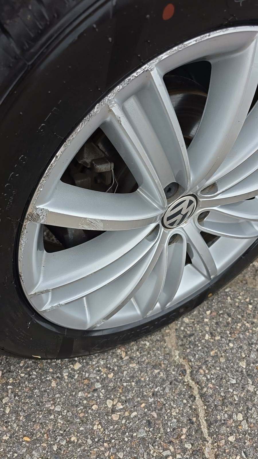 2014 Volkswagen Tiguan 2.0T SE FWD