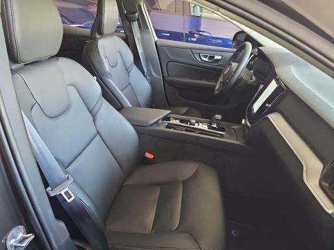 2025 Volvo S60 B5 Core AWD