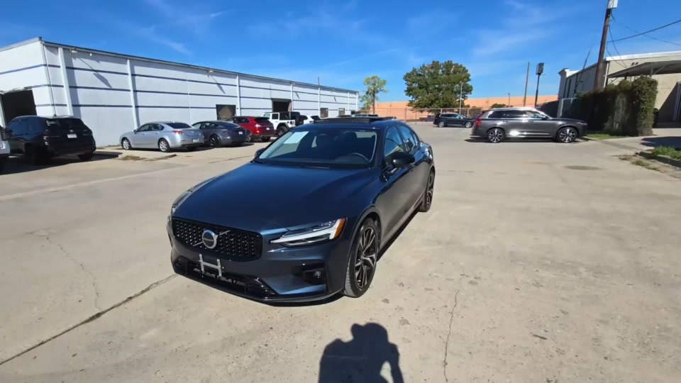 2024 Volvo S60 B5 Plus Dark