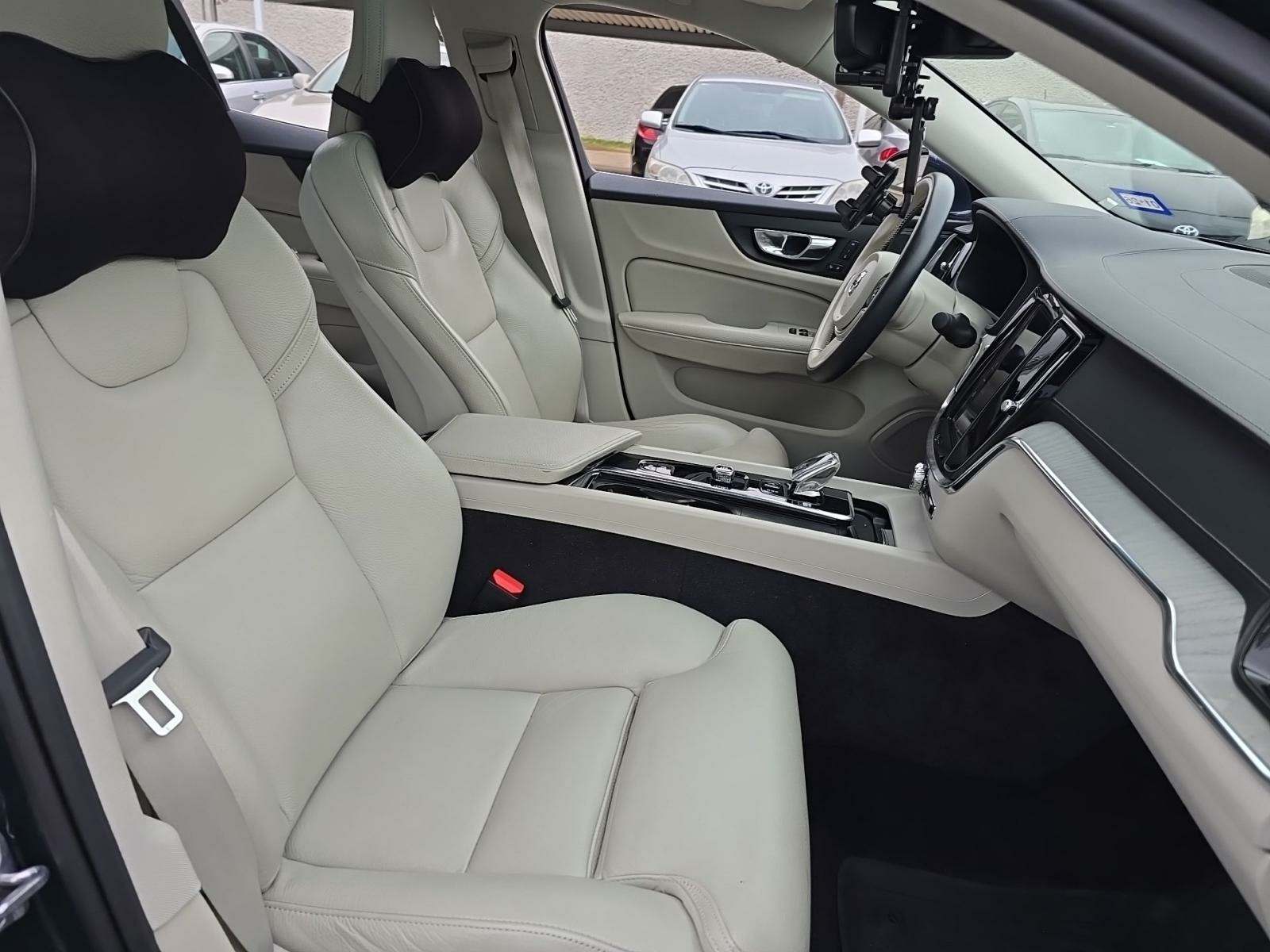 2022 Volvo S60 B5 Inscription FWD